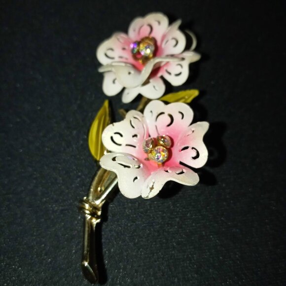 Coro Jewelry - Coro Flower Brooch Pin White Enamel Aurora Borealis Rhinestone Long Stem Vintage